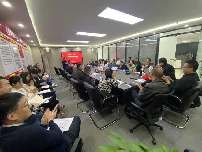 陜西馭騰能源環(huán)保科技有限公司組織股權(quán)激勵(lì)專題培訓(xùn)會(huì)，啟動(dòng)了能環(huán)公司新三板掛牌和上市籌備工作。